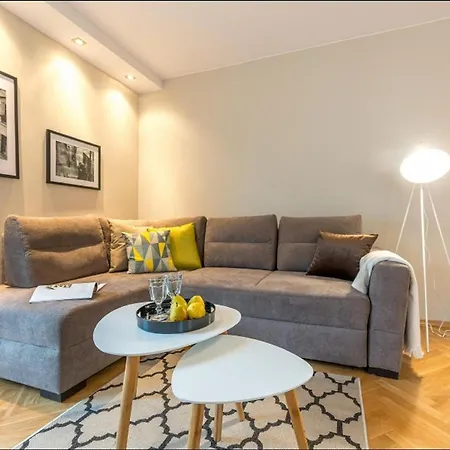 Chmielna Cental Station P&o Serviced