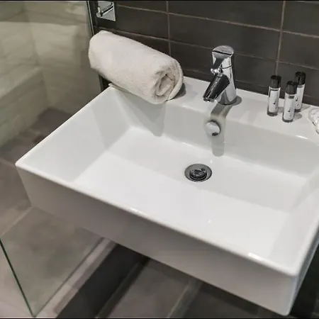 Chmielna Cental Station P&o Serviced