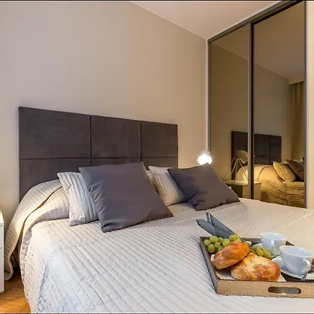 Chmielna Cental Station P&o Serviced Apartment *