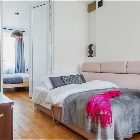Chmielna Cental Station P&o Serviced Appartement *